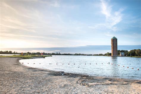 A blue zone allows free parking for a period of two hours. Things to do in Aalsmeer in 12 hours! - Visit Aalsmeer