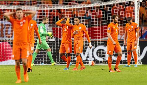 That game confirmed that netherlands would not make euro 2016. Netherlands vs Czech Republic - B.Z. Berlin