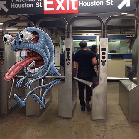 viajar en metro no será aburrido con estos bellos monstruos