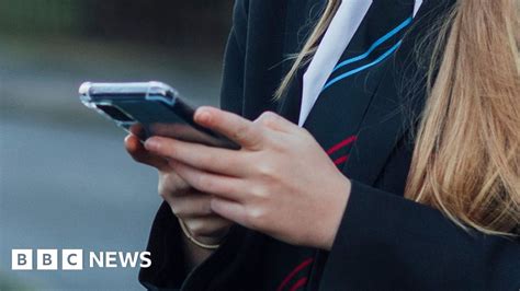 Pupils Pressured Regularly For Nude Photos Estyn Report Finds Bbc News