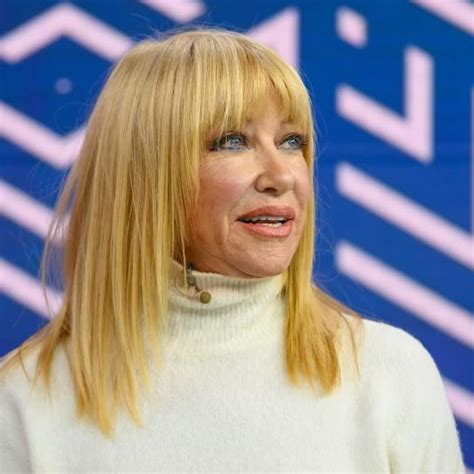 Suzanne Somers Undergoes Neck Surgery After Falling Down Stairs With