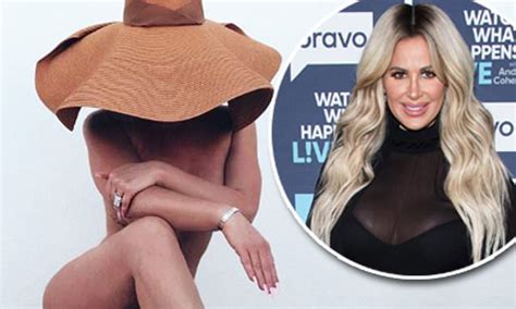 Kim Zolciak Sheds Her Clothes In Racy Instagram Snap As Reality Star Flaunts Toned Form