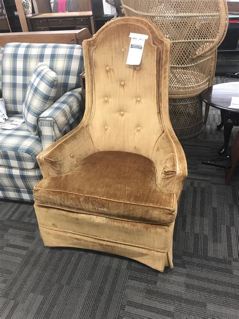 Gently used, vintage, and antique velvet wingback chairs. Ive been looking for a vintage velvet chair for MONTHS and ...