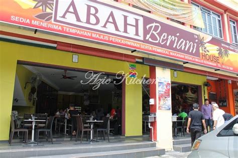 On the johor bahru's waterfront is istana besar, a royal palace built by sultan abu. JJCM ke Johor Bahru - Azie Kitchen