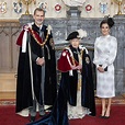 Isabel II impone al rey Felipe la distinción de la Nobilísima Orden de ...