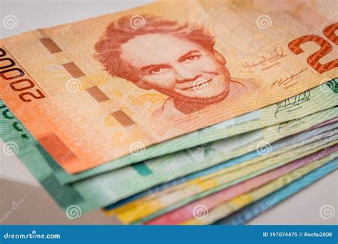 Costa Rica Moneda De Los Colones Billetes De Papel Tirados En Un Montón Además De Eso El