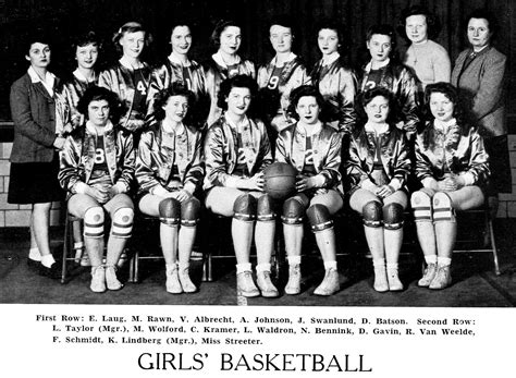 1944 Girls Basketball Team