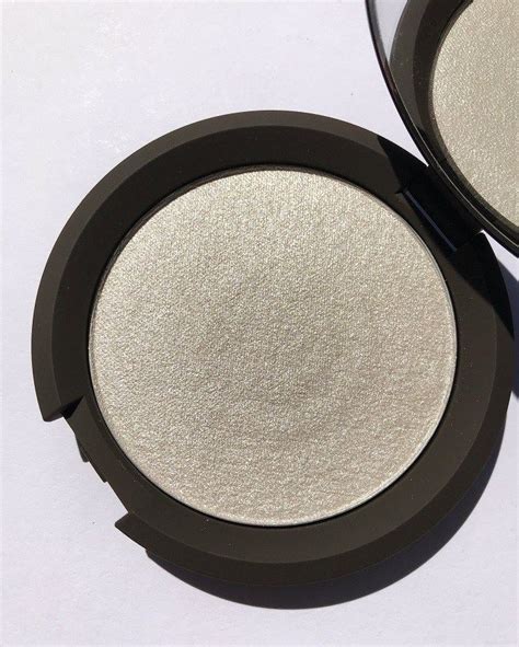 Becca Shimmering Skin Perfector Pressed Highlighter Pearl Review And Swatches Becca Shimmering