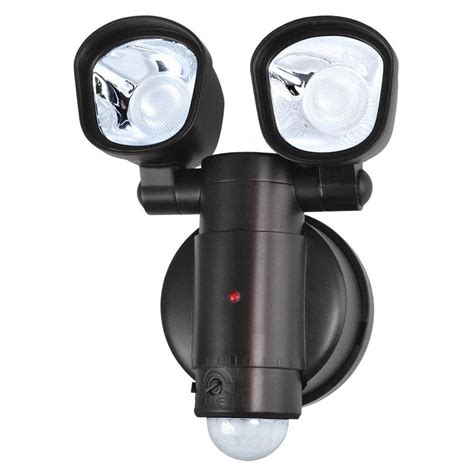 Shop Utilitech 110-Degree 2-Head Bronze Battery-operated ...