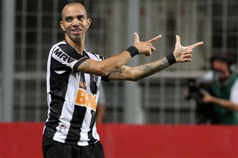 Corinthians Tenta A Contratação De Diego Tardelli Do Atlético Mg