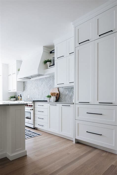 Kitchen cabinet hardware sells 20+ top brands of cabinet hardware, all at the lowest price online. Kitchen Hardware All cabinet pulls were placed ...