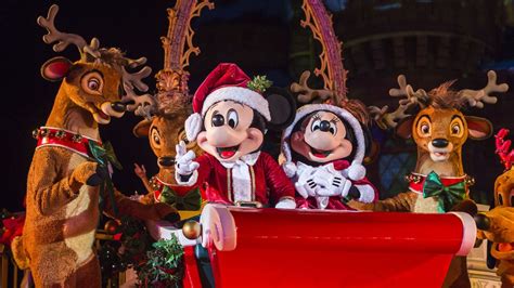 Complete Guide To Mickey S Very Merry Christmas Party 2019