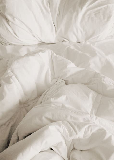 Sheets Sara Kraus White Bed Sheets White Bedding Clean Sheets Red