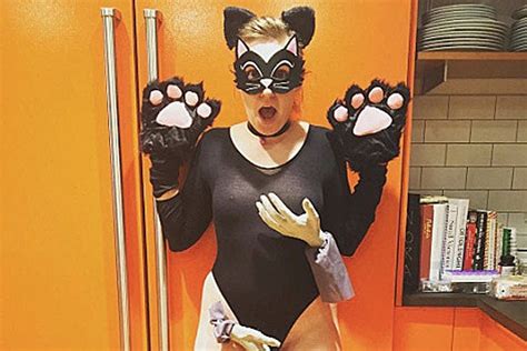 Lena Dunham Mocks Donald Trump With Grabbed P Sy Halloween Costume