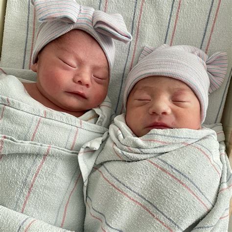 Two Twins Were Born 15 Minutes Apart Last Week But In Different Years 1011 Krmd
