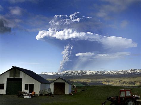 Iceland Volcano Pictures Lightning Adds Flash To Ash