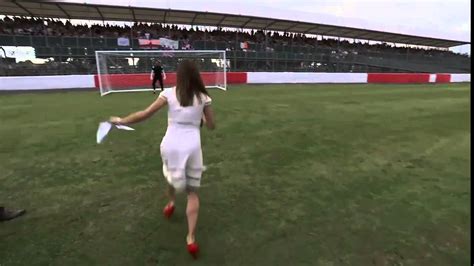 Natalie Pinkham Takes The Penalty At Silverstone 2014 Youtube