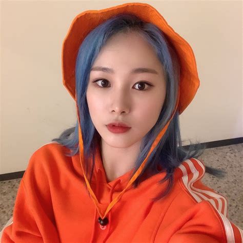 Everglow에버글로우 On Twitter In 2021 Kpop Girls Korean Girl Blue Hair