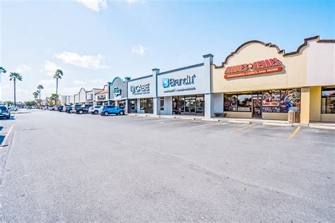 Town And Country Shopping Center Levy Retail Group