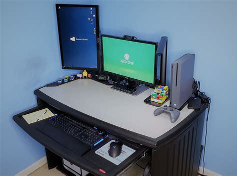 Minimalist How To Set Up Desk With 2 Monitors For Small Room Best