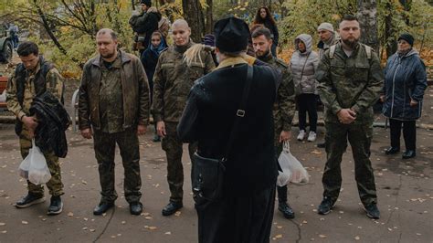 Many Russian Men Flee Moscow In Fear Of Draft The New York Times