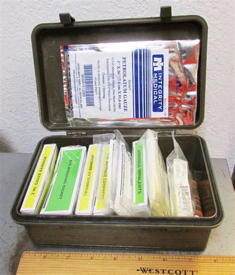 Vintage Usa Army First Aid Kit Plastic Case Nsn 6545 00 922 1200