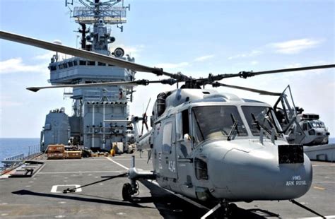 O Hms Ark Royal E Seus Lynxs Poder Naval A Informação Naval