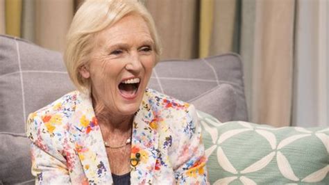 mary berry s who do you think you are review bake off star delighted to learn about baking
