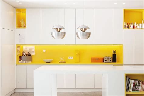 40 Minimalist Kitchens To Get Super Sleek Inspiration Kino Kitchen