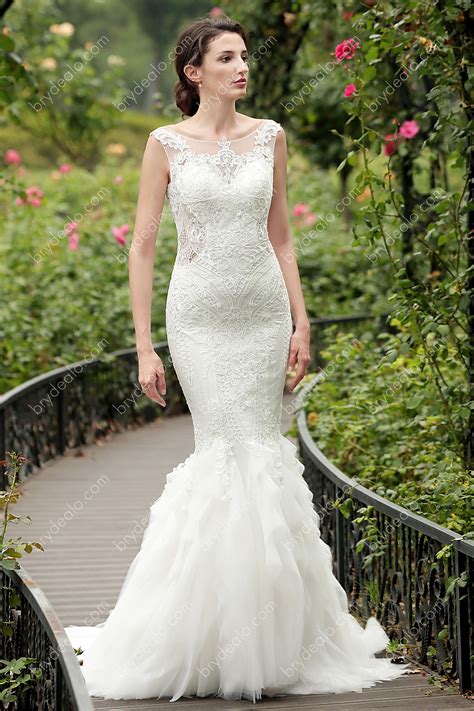 But a mermaid wedding dress is sexy, stylish, and perfect for a bride who wants to show off her curves on her wedding day. Strapless Lace Tulle Flounced Mermaid Bridal Gown - Brydealo