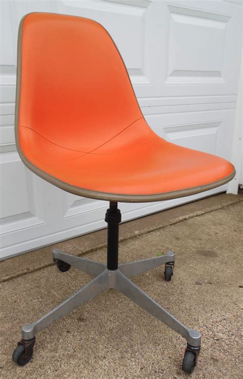 Authentic herman miller eames executive chair also known as the time life chair. Vintage Herman Miller Eames Mid-Century Modern Orange ...