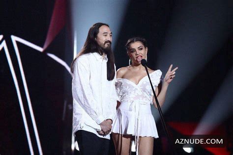 Charli Xcx Flashes White Panties At 30th Annual Aria Awards 2016 In