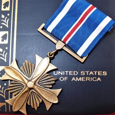 Cased Us Distinguished Flying Cross Medal Iraq Combat Afghanistan Ww2