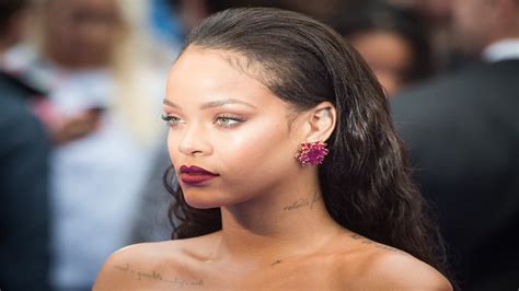 Rihanna Without Makeup Or Weave Mugeek Vidalondon