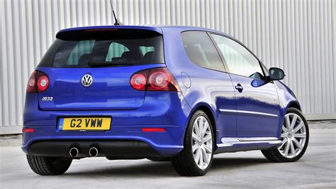 Retro Review The Mk5 Volkswagen Golf R32 Reviews 2023 Top Gear