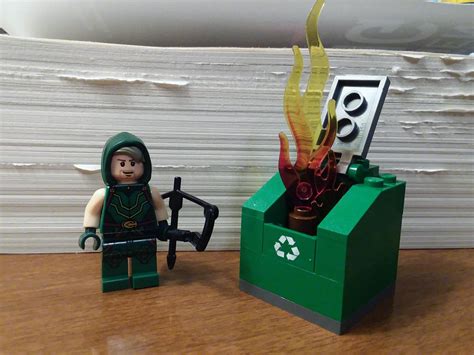 Fan Content Official Lego Green Arrow And Felicity Smoak Minifigures