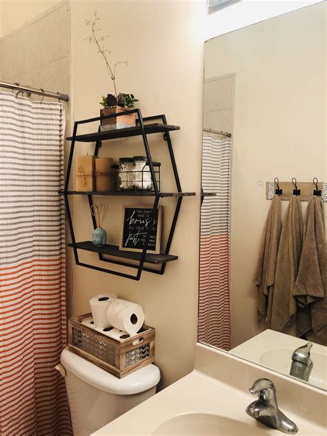 20 Small Bathroom Wall Decor Ideas