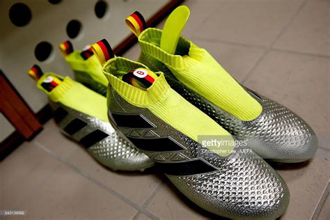 Mesut Özil Shows Off Custom Adidas Ace 16 Purecontrol Boots With All
