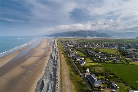 Climate First Uk Climate Refugees Welsh Coastal Village Of Fairbourne Set For 2042