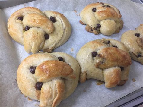 Spray a baking sheet with nonstick cooking spray. Homemade Chocolate Chip Cookie Stuffed Pretzels : food