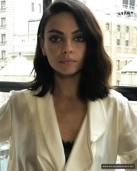 Mila Kunis Short Hair Styles For Round Faces Trendy Short Hair Styles Short Brown Hair