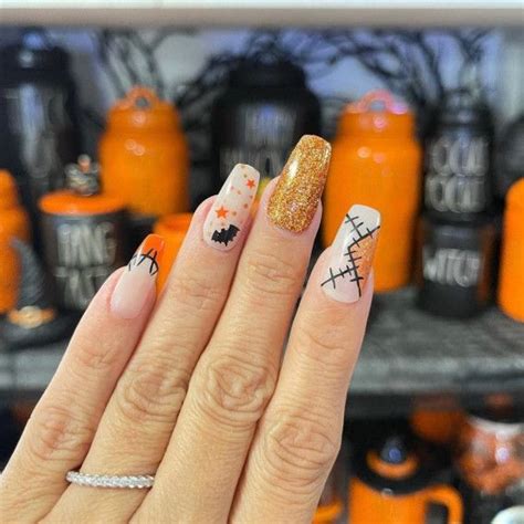 47 Cute And Spooky Halloween Nail Ideas 2022 Mix And Match Halloween