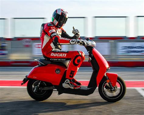 Le Scooter électrique De Fabrication Chinoise De Ducati Magazine Moto Cr