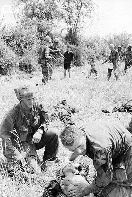 1966 Us Soldiers Of The 1st Cavalry Division With North Vietnamese Pows