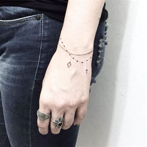 1,862 likes · 19 talking about this. Tatuagem feminina delicada: 85 inspirações de desenhos e ...