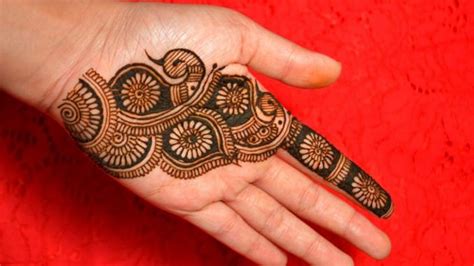 Check out our new assignment selection for the very best in unique or custom, handmade pieces from our shops. 22 Superlative Mehndi Tattoo Designs for Ladies - SheIdeas