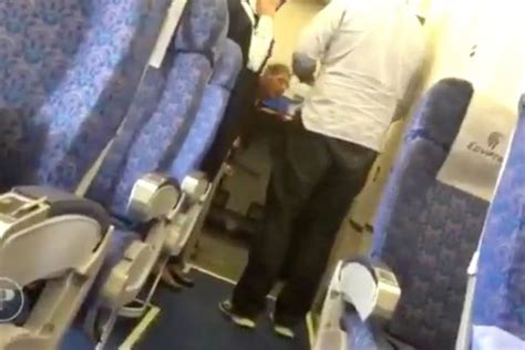 Watch Brit Egyptair Hostage Ben Innes Take Selfie With Plane Hijacker Encouraged By Air