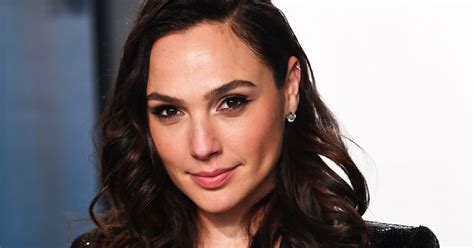 Gal Gadots Body Measurements Including Breasts Height And Weight Famous Breasts