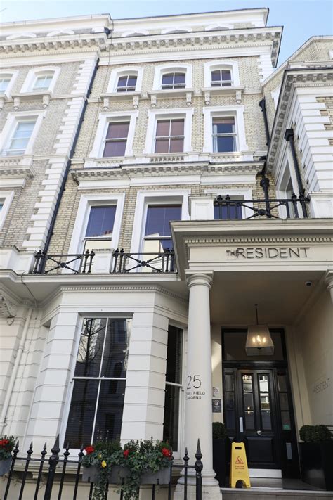 Hotel Review A Stay At The Resident Kensington 2024 Candace Abroad