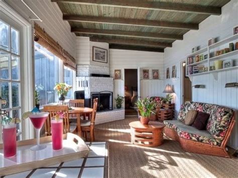 brady bunch star eve plumb closes 3 9m sale on malibu home she bought for 55k at age 11
